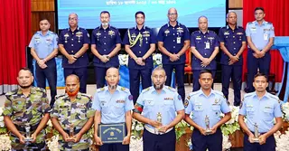 ২০২৪ সালের শ্রেষ্ঠ বিমানসেনা ও এমওডিসিদের ট্রফি ও সনদপত্র প্রদান